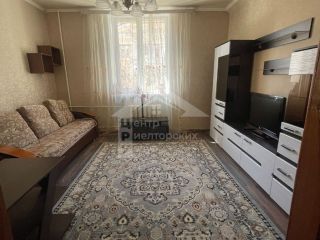 Продаю 2 комнатную квартиру установлены натяжные потолки с коммуникациями фото 4 Златоуст