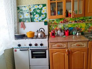 Продам двухкомнатную квартиру взрослый собственник асфальтная дорога фото Вологда