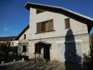 Продается кирпичный дом в хорошем состоянии имеются хозяйственные постройки фото Ессентукская