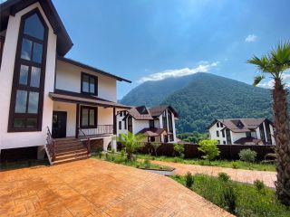 Продаю кирпично-монолитный коттедж беловая отделка есть баня фото Сочи