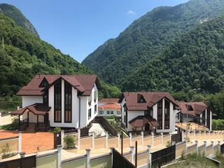 Продаю кирпично-монолитный коттедж беловая отделка есть баня фото 2 Сочи