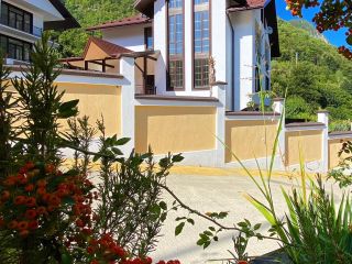 Продаю кирпично-монолитный коттедж беловая отделка есть баня фото 5 Сочи