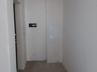 Продам двухкомнатную квартиру черновая отделка взрослый собственник имеется охрана фото Красноярск