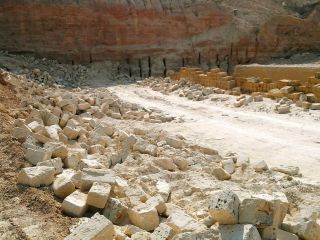 Действующий карьер по добыче камня &laquo;ракушечника&raquo; в Крыму фото 3 Саки