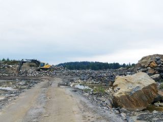 Действующий карьер гранитов в Республике Карелия фото Лахденпохья