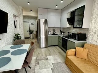 Продам 2 комнатную квартиру с индивидуальным отоплением отличный ремонт панорамные окна фото 5 Сочи