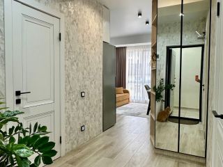 Продам 2 комнатную квартиру с индивидуальным отоплением отличный ремонт панорамные окна фото 12 Сочи