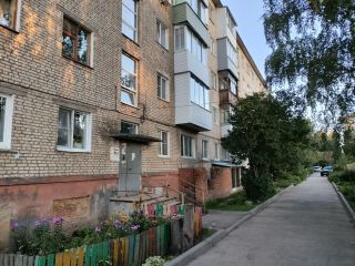 Продам двушку с индивидуальным отоплением взрослый собственник установлены натяжные потолки фото 2 Щёкино