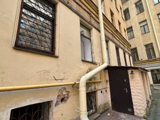 Продается нежилое помещение косметический ремонт отдельный вход подключена канализация фото Санкт-Петербург