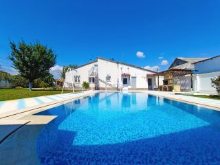 Дом с бассейном у моря под Евпаторией фото 1 Молочное