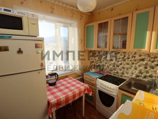 Продам двухкомнатную квартиру пластиковые окна с мебелью фото Магадан