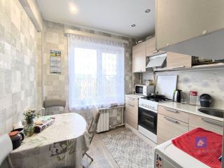Продается двухкомнатная квартира с коммуникациями установлены натяжные потолки фото Петрозаводск