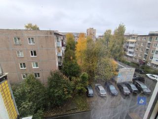 Продается двухкомнатная квартира с коммуникациями установлены натяжные потолки фото 5 Петрозаводск