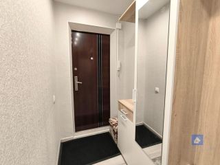 Продается двухкомнатная квартира с коммуникациями установлены натяжные потолки фото 6 Петрозаводск