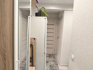 Продается двухкомнатная квартира с коммуникациями установлены натяжные потолки фото 7 Петрозаводск