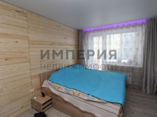 Продается 2 комнатная квартира документы на руках установлены натяжные потолки фото Магадан