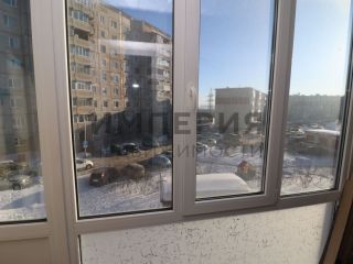 Продается 2 комнатная квартира документы на руках установлены натяжные потолки фото 3 Магадан