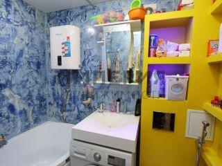 Продается 2 комнатная квартира документы на руках установлены натяжные потолки фото 7 Магадан