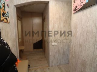 Продается 2 комнатная квартира документы на руках установлены натяжные потолки фото 8 Магадан