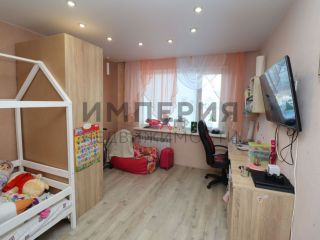 Продается 2 комнатная квартира документы на руках установлены натяжные потолки фото 11 Магадан