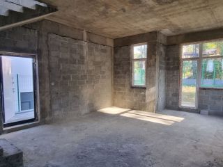 Продаю кирпично-монолитный дом черновая отделка с коммуникациями имеется скважина фото 5 Сочи