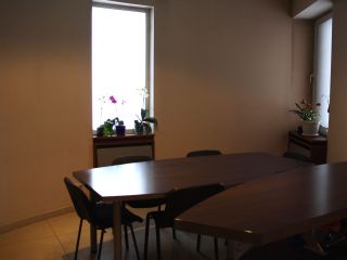 Сдам офис евроремонт с коммуникациями с мебелью фото 3 Саратов