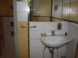 Сдам офис евроремонт с коммуникациями с мебелью фото 13 Саратов