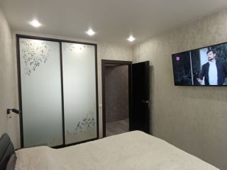 Продается двухкомнатная квартира взрослый собственник установлены натяжные потолки фото 5 Сосновоборск