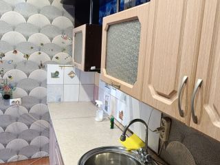 Продаю комнату косметический ремонт секционной планировки установлены натяжные потолки фото Сосновоборск