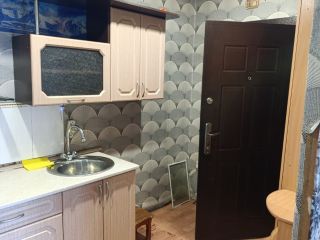 Продаю комнату косметический ремонт секционной планировки установлены натяжные потолки фото 4 Сосновоборск