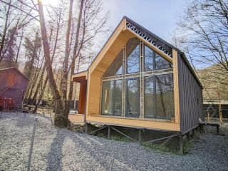 Продам деревянный коттедж ремонт по авторскому проекту с мебелью посуточная аренда фото Сочи