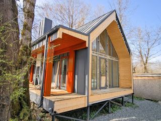 Продам деревянный коттедж ремонт по авторскому проекту с мебелью посуточная аренда фото 2 Сочи