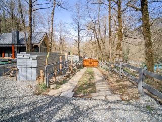 Продам деревянный коттедж ремонт по авторскому проекту с мебелью посуточная аренда фото 9 Сочи