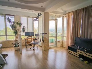 Продается 1 комн. квартира с индивидуальным отоплением косметический ремонт фото Сочи