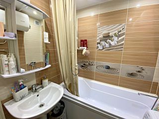 Продам 1 комнатную квартиру шикарный ремонт с мебелью фото 9 Омск