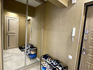 Продам 1 комнатную квартиру шикарный ремонт с мебелью фото 14 Омск