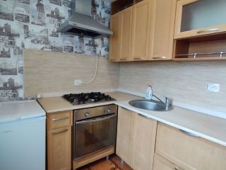 Продам двушку косметический ремонт пластиковые окна фото 2 Омск