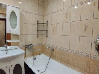 Продам двушку косметический ремонт пластиковые окна фото 6 Омск