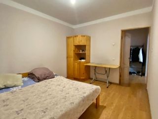 Продам двушку в центре города с мебелью фото 2 Нальчик