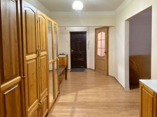 Продам трехкомнатную квартиру в центре города с мебелью фото 16 Нальчик