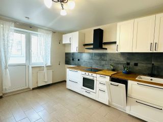 Продам 3 комнатную квартиру отличный ремонт видеонаблюдение чистый подъезд фото Батайск