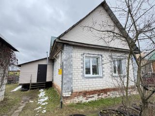 Продаю кирпичный дом имеется баня своя скважина фото Бахта с.