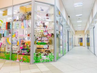 Сдаю торговую площадь имеется охрана на первой линии фото Тверь