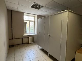 Сдам торговую площадь с коммуникациями на первой линии фото Екатеринбург