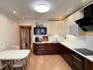 Продается 2 комнатная квартира отличный ремонт отличное место фото 2 Тюмень