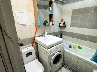 Продаю двушку отличный ремонт возможен торг с мебелью фото 3 Магнитогорск