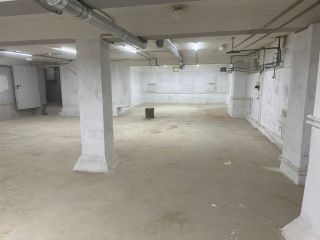 Сдается торговую площадь требуется косметический ремонт отдельный вход есть электричество фото 3 Москва