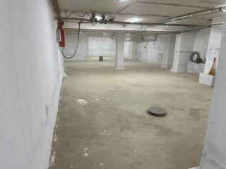 Сдается торговую площадь требуется косметический ремонт отдельный вход есть электричество фото 4 Москва