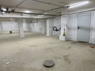 Сдается торговую площадь требуется косметический ремонт отдельный вход есть электричество фото 7 Москва