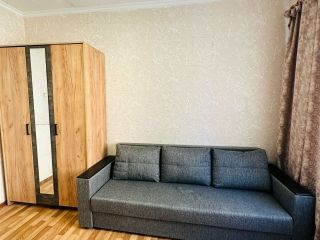 Продам трехкомнатную квартиру косметический ремонт ухоженный подъезд с мебелью фото 2 Ростов-на-Дону